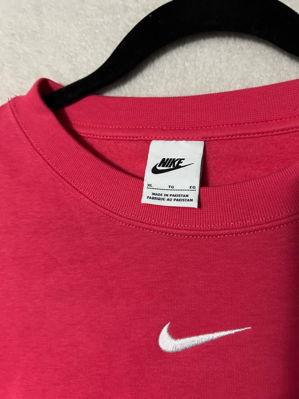 Nike Coral Crewneck Sweatshirt Unisex XL Embroidered Swoosh Fleece Pullover NWOT